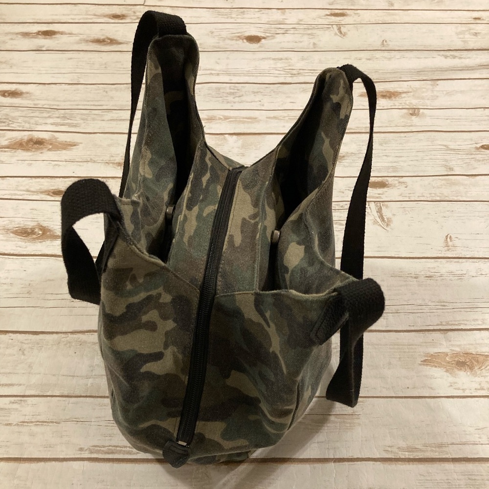 Harley-Davidson Camouflage Bucket Shoulder Bag With Studs - Picture 5 of 14